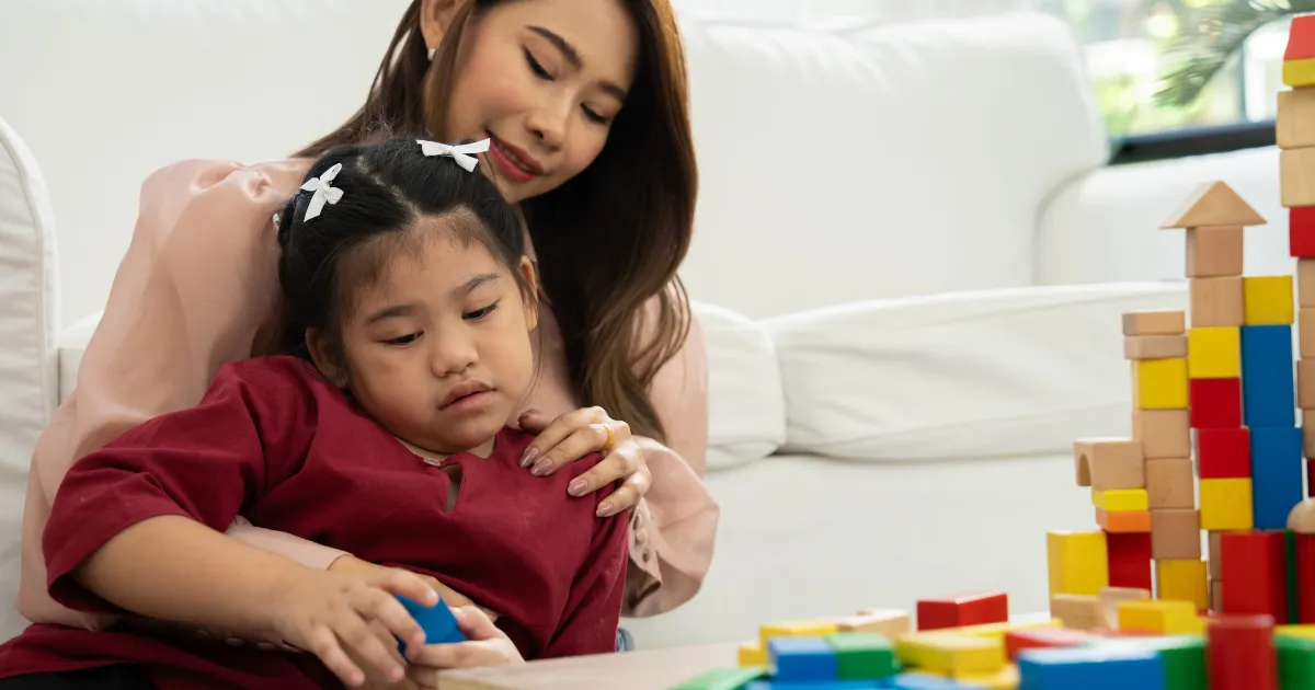 Gejala Autis pada Anak — Ciri-Ciri, Tanda Awal per Usia, Penyebab & Kapan Harus ke Dokter
